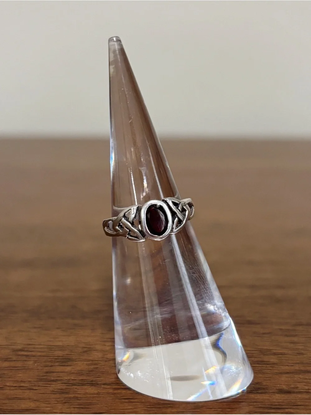 Sterling Silver 925 Celtic Knot Oval Red Garnet Ring Size 5